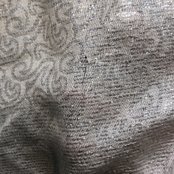 Sparkling Cream Scarf - Picture 6 of 7